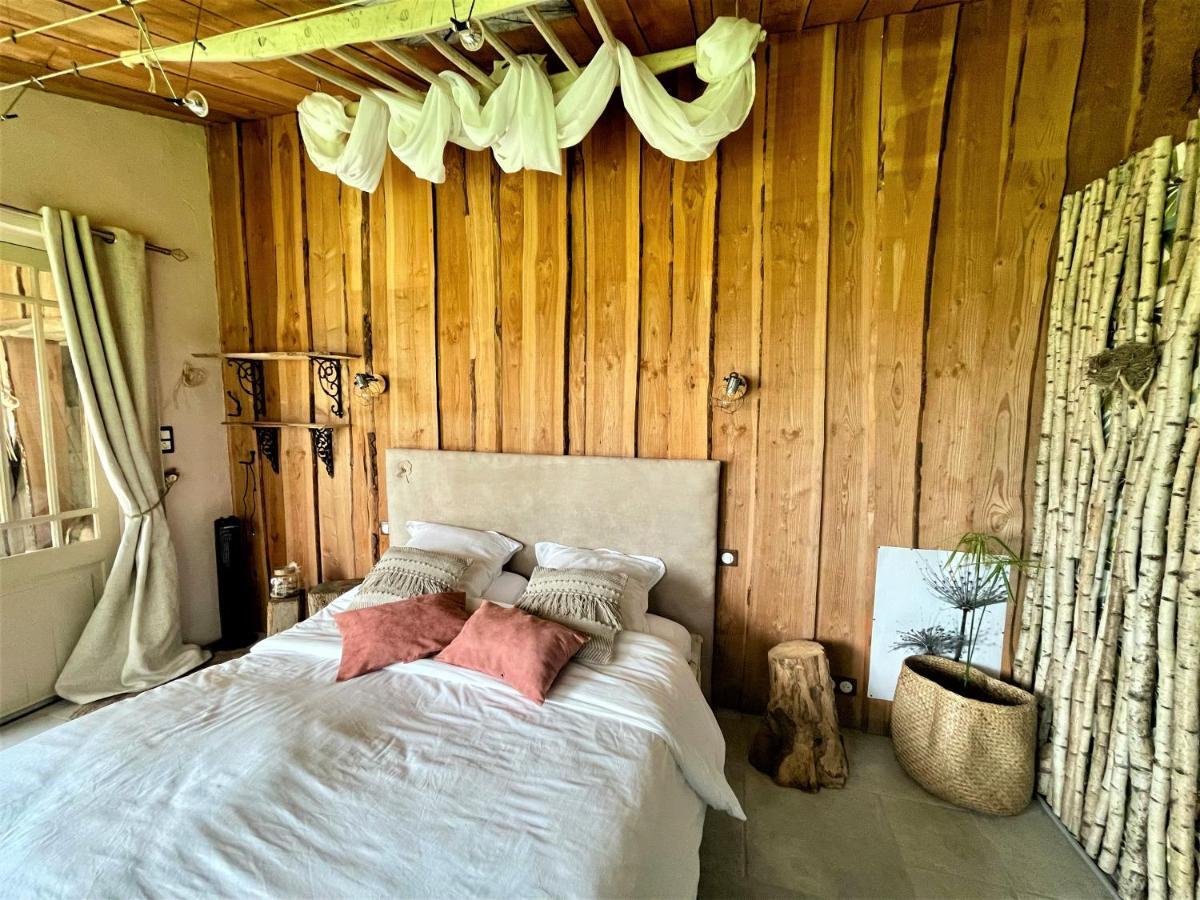 Bed and Breakfast Le P'Tit Nid De Gabriel Les Touches-de-Périgny Esterno foto