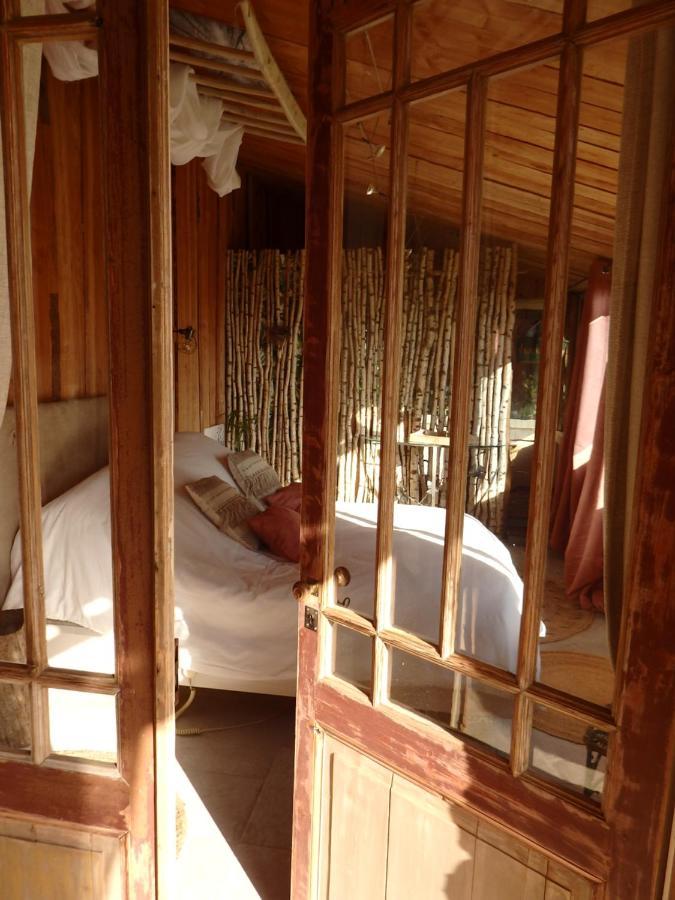 Bed and Breakfast Le P'Tit Nid De Gabriel Les Touches-de-Périgny Esterno foto