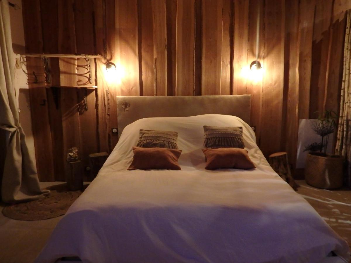 Bed and Breakfast Le P'Tit Nid De Gabriel Les Touches-de-Périgny Esterno foto
