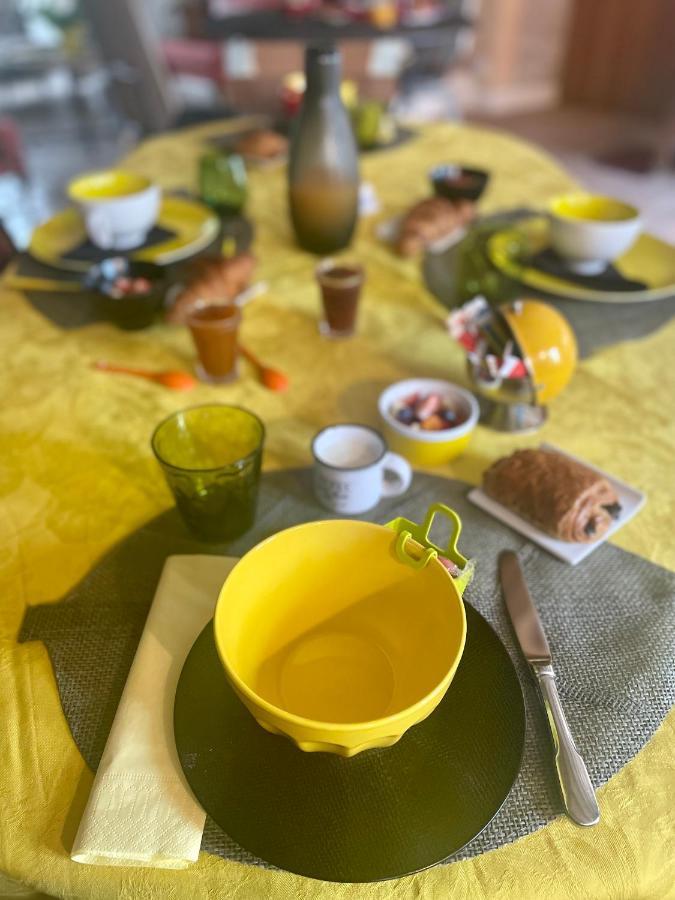 Bed and Breakfast Le P'Tit Nid De Gabriel Les Touches-de-Périgny Esterno foto