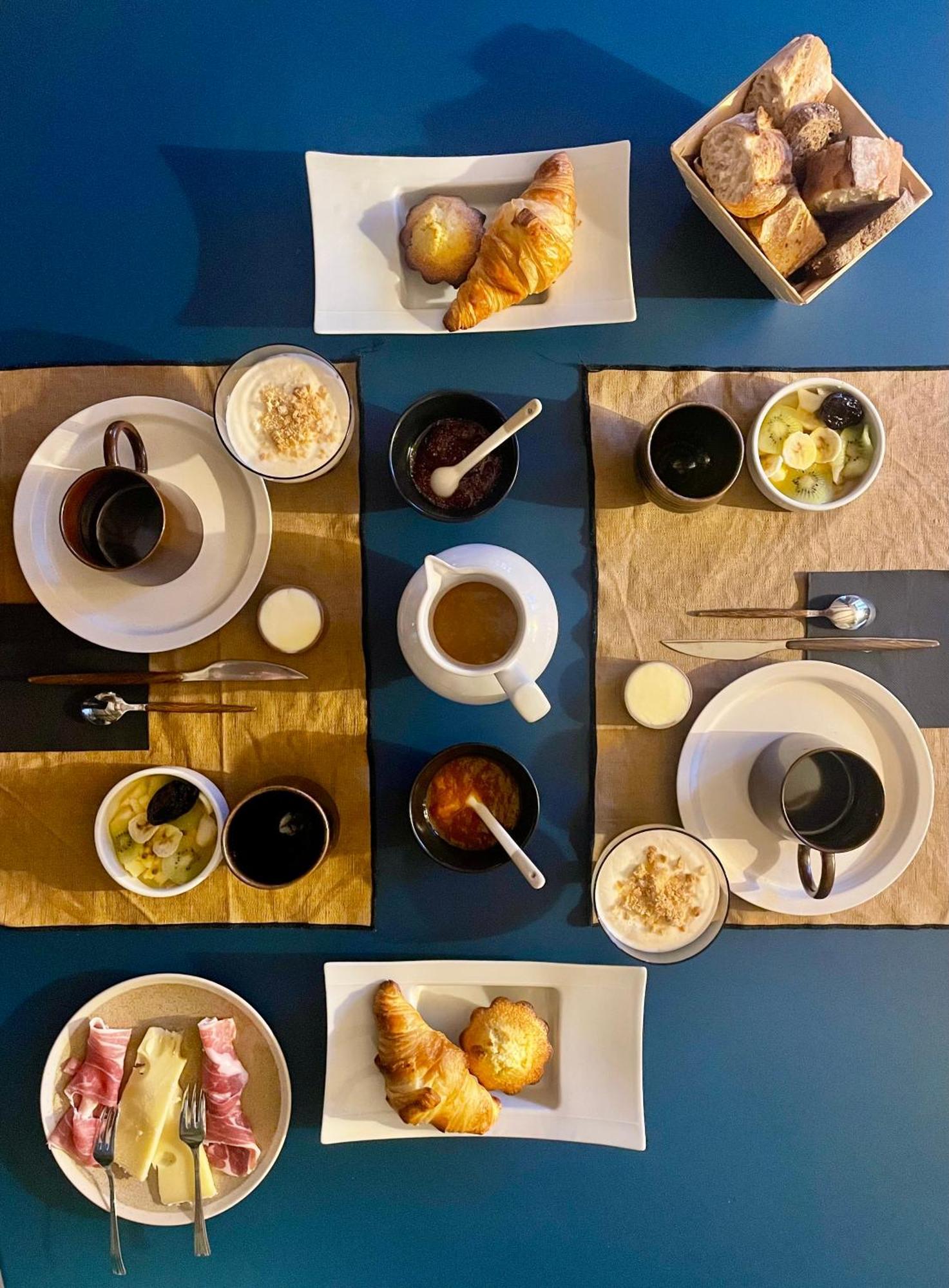 Bed and Breakfast Le P'Tit Nid De Gabriel Les Touches-de-Périgny Esterno foto