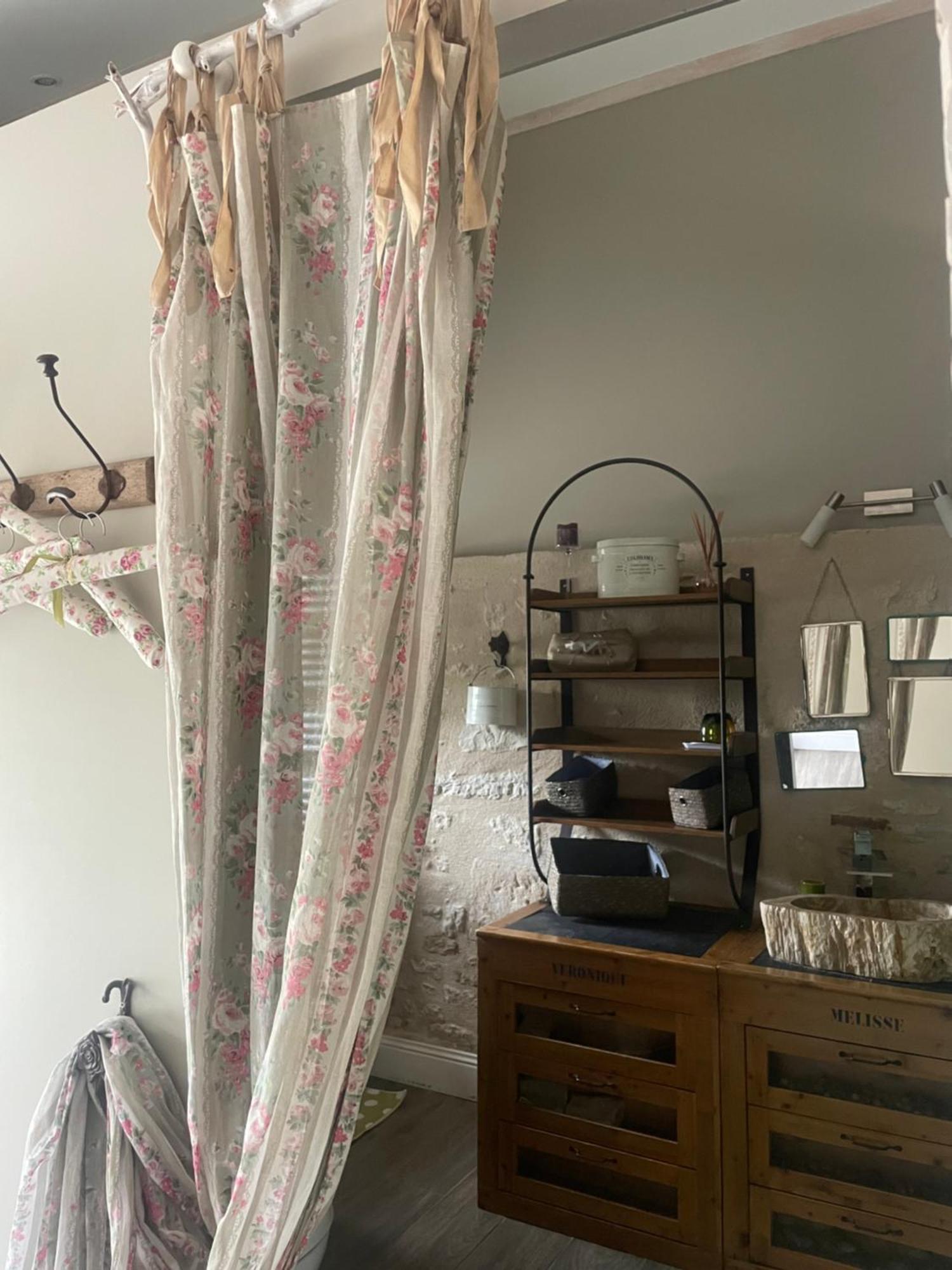 Bed and Breakfast Le P'Tit Nid De Gabriel Les Touches-de-Périgny Esterno foto