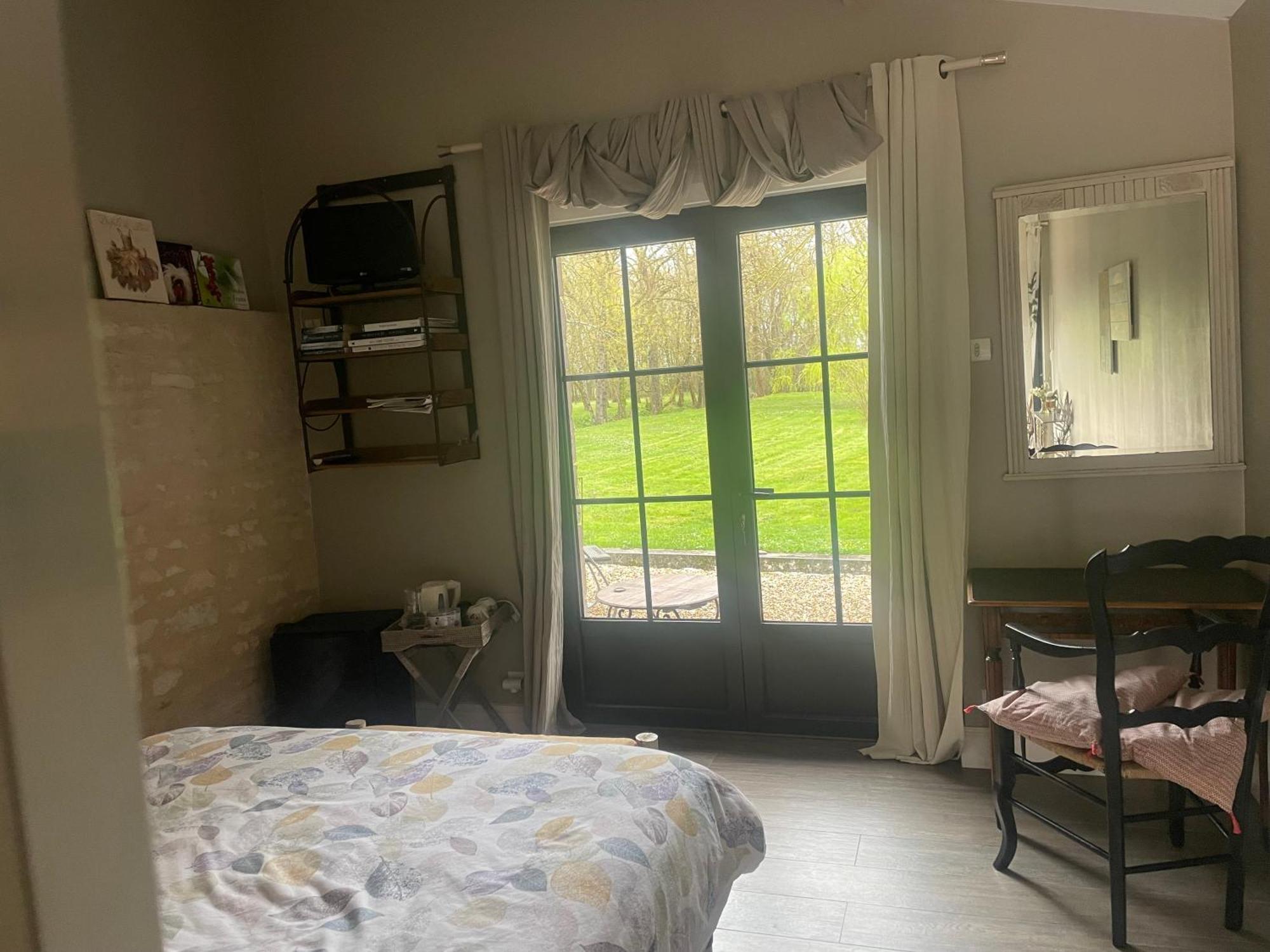 Bed and Breakfast Le P'Tit Nid De Gabriel Les Touches-de-Périgny Esterno foto