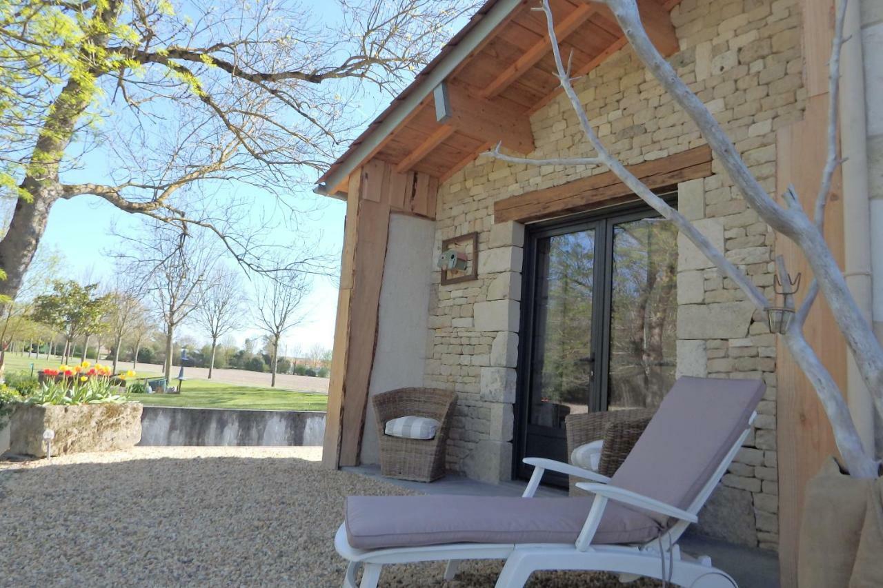 Bed and Breakfast Le P'Tit Nid De Gabriel Les Touches-de-Périgny Esterno foto